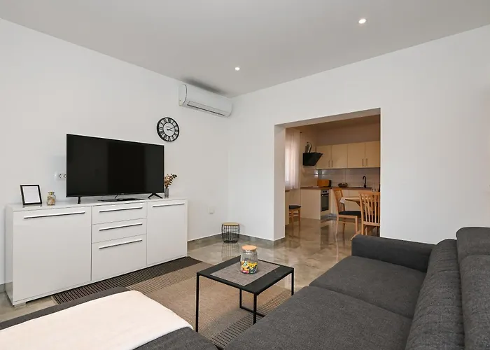 Апартаменты M *