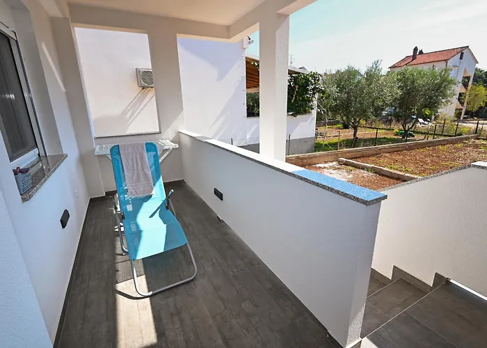 M Апартаменты *