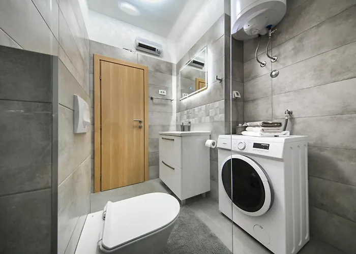 M Апартаменты *