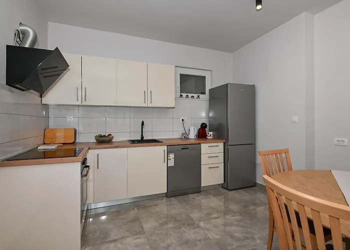 Апартаменты M *